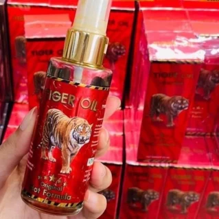 Hot Spray Oil for Musculoskeletal Massage Red Tiger Oil Original Hot Formula Green Seven Thailand 50ml